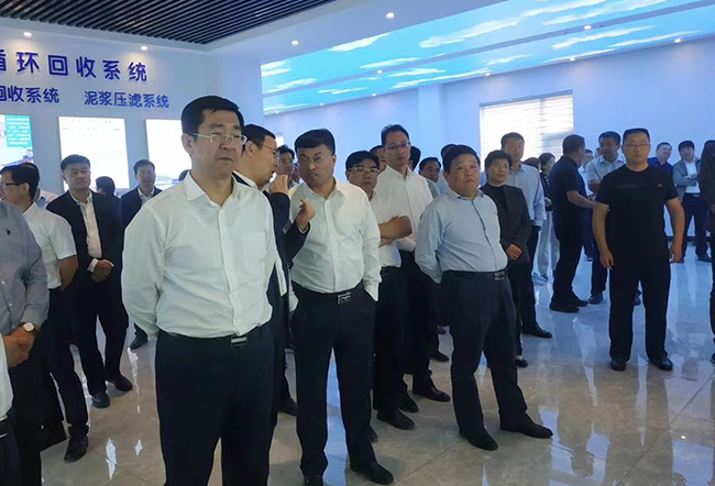 賈汪區(qū)區(qū)領導蒞臨瑞杰機械指導工作！